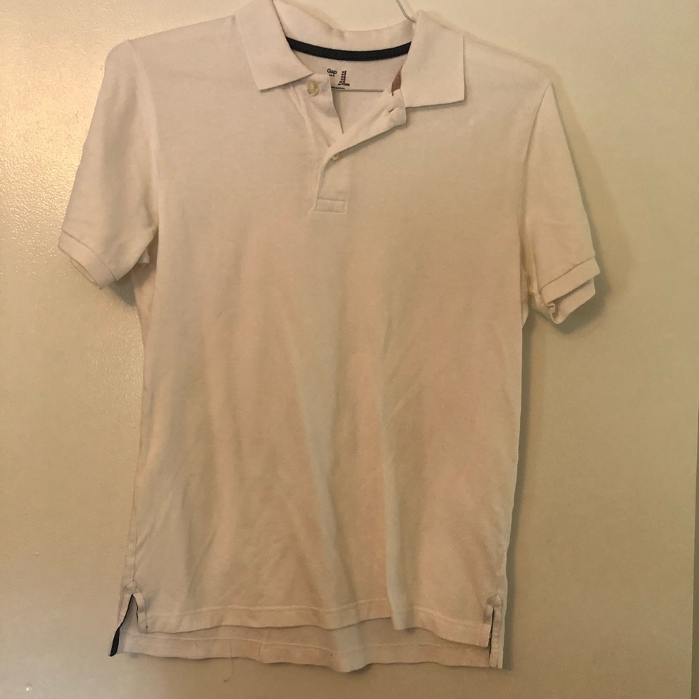White gap polo